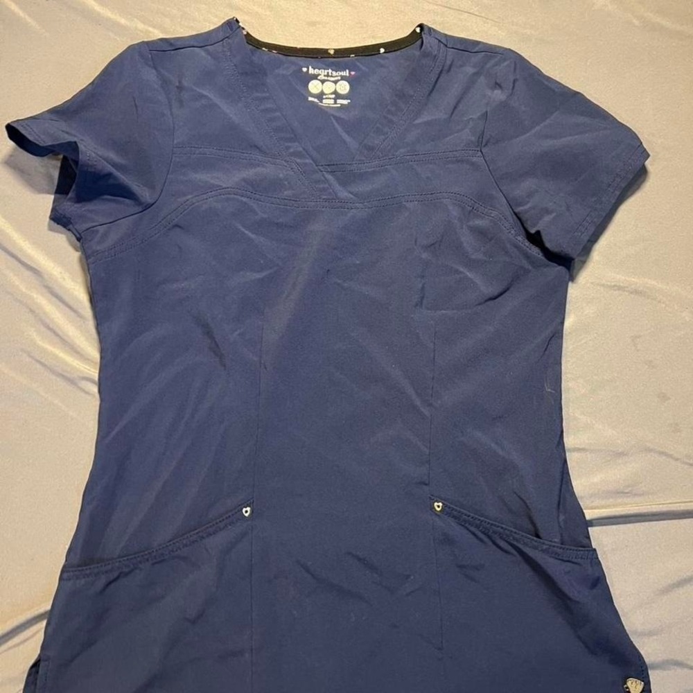 Heartsoul Love Always Navy Blue Scrub Top‎ V-Neck Stretch Size S Women Medical